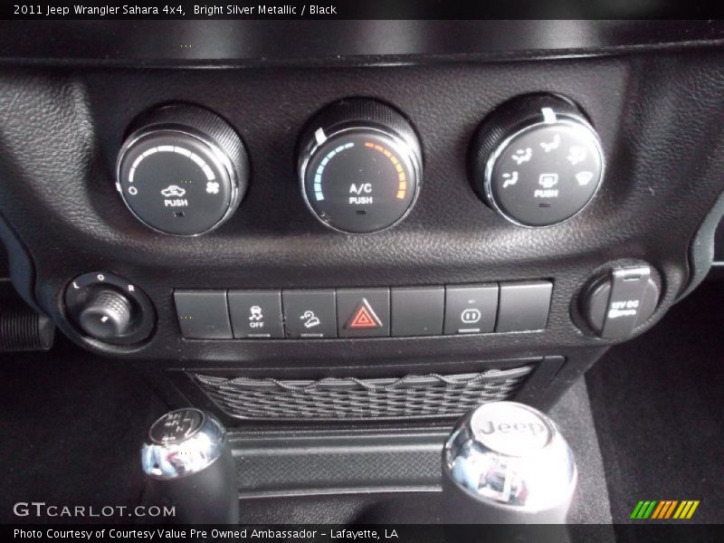 Bright Silver Metallic / Black 2011 Jeep Wrangler Sahara 4x4