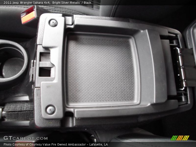 Bright Silver Metallic / Black 2011 Jeep Wrangler Sahara 4x4