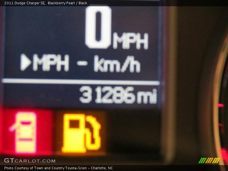 Blackberry Pearl / Black 2011 Dodge Charger SE