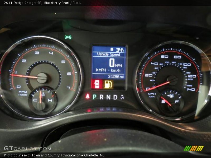 Blackberry Pearl / Black 2011 Dodge Charger SE