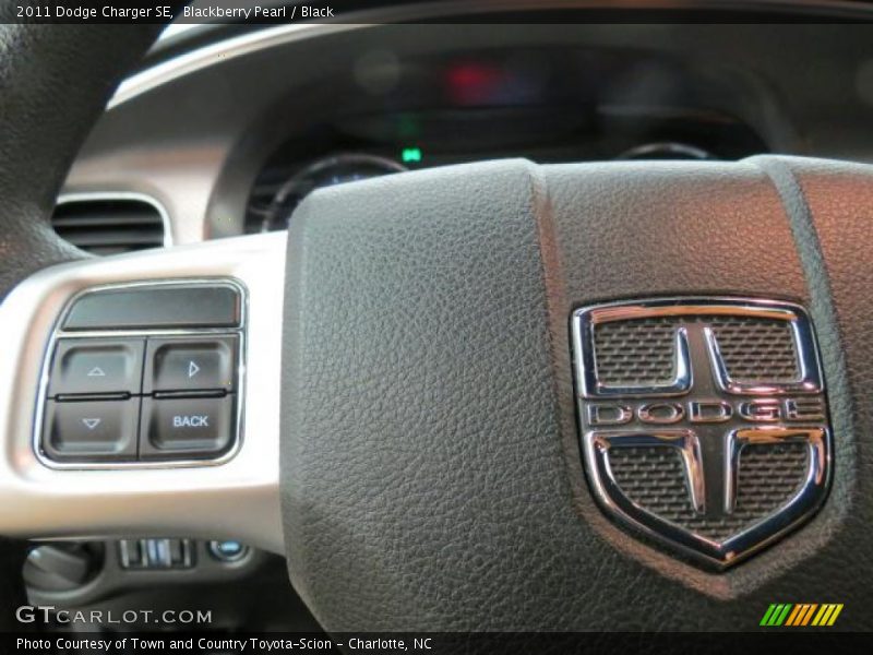 Blackberry Pearl / Black 2011 Dodge Charger SE
