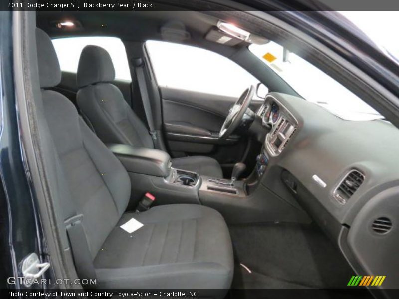 Blackberry Pearl / Black 2011 Dodge Charger SE