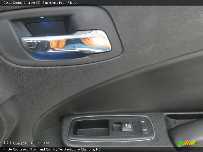 Blackberry Pearl / Black 2011 Dodge Charger SE