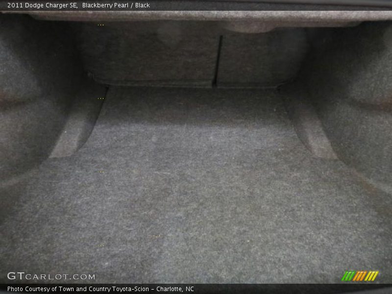 Blackberry Pearl / Black 2011 Dodge Charger SE