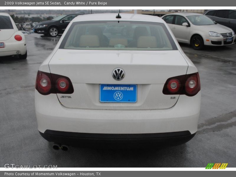 Candy White / Pure Beige 2009 Volkswagen Jetta SE Sedan