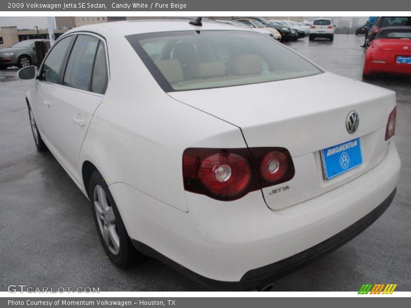 Candy White / Pure Beige 2009 Volkswagen Jetta SE Sedan