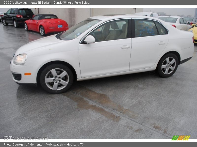 Candy White / Pure Beige 2009 Volkswagen Jetta SE Sedan