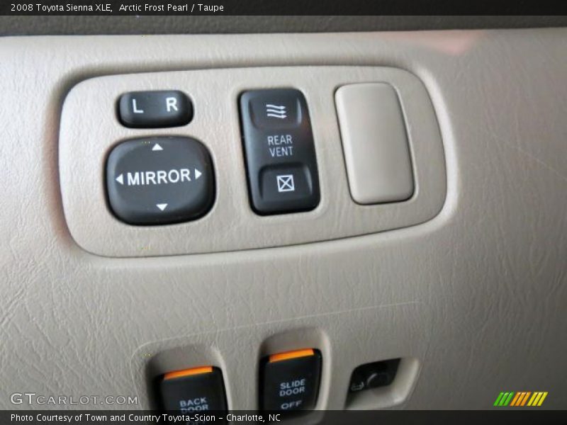 Arctic Frost Pearl / Taupe 2008 Toyota Sienna XLE