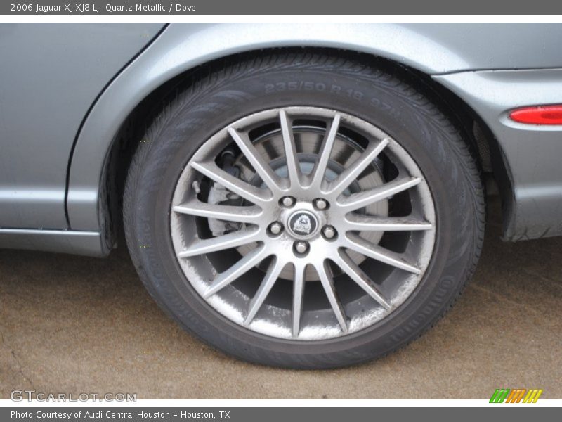 Quartz Metallic / Dove 2006 Jaguar XJ XJ8 L