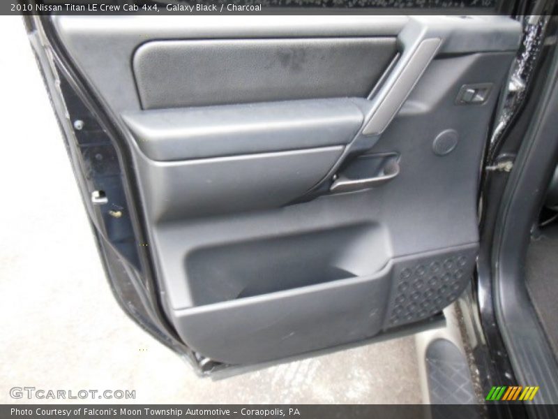 Galaxy Black / Charcoal 2010 Nissan Titan LE Crew Cab 4x4