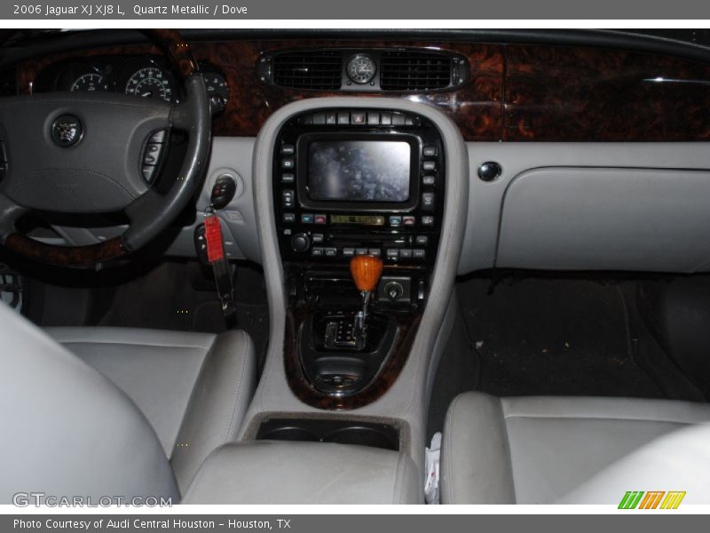 Quartz Metallic / Dove 2006 Jaguar XJ XJ8 L