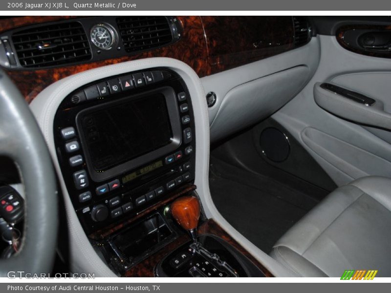 Quartz Metallic / Dove 2006 Jaguar XJ XJ8 L