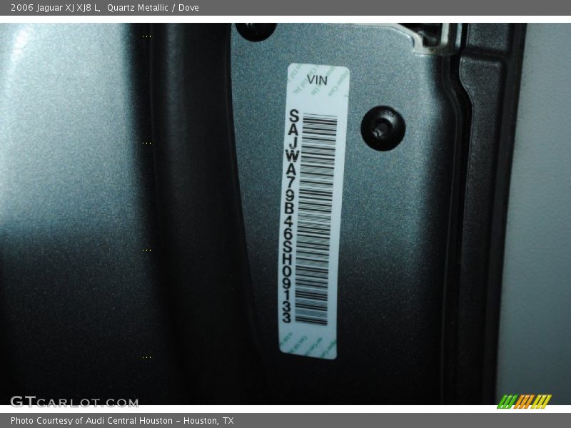 Quartz Metallic / Dove 2006 Jaguar XJ XJ8 L