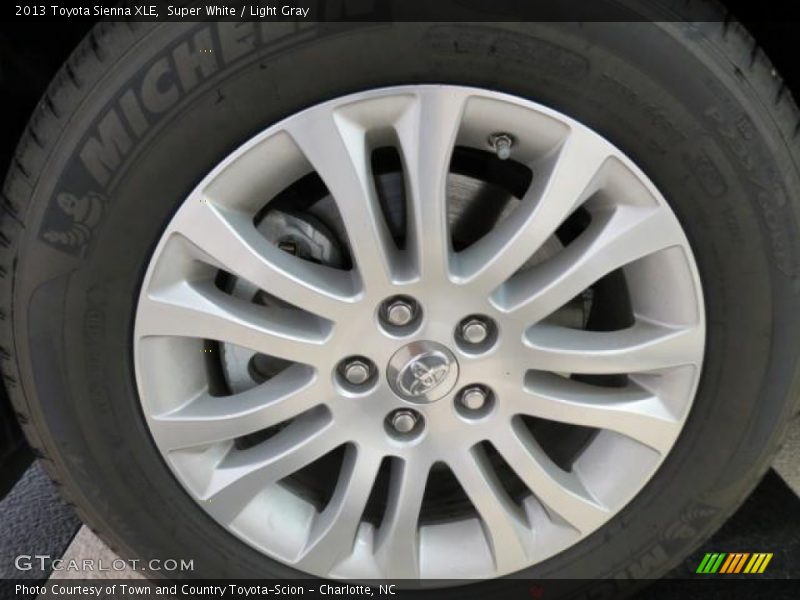 Super White / Light Gray 2013 Toyota Sienna XLE