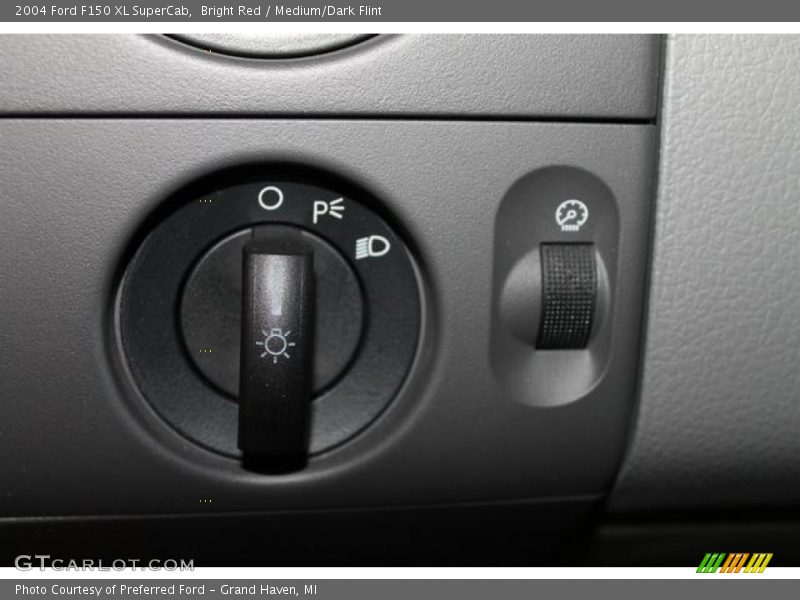 Bright Red / Medium/Dark Flint 2004 Ford F150 XL SuperCab
