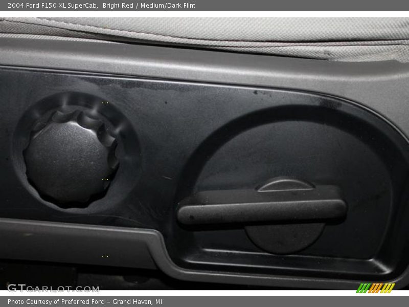 Bright Red / Medium/Dark Flint 2004 Ford F150 XL SuperCab