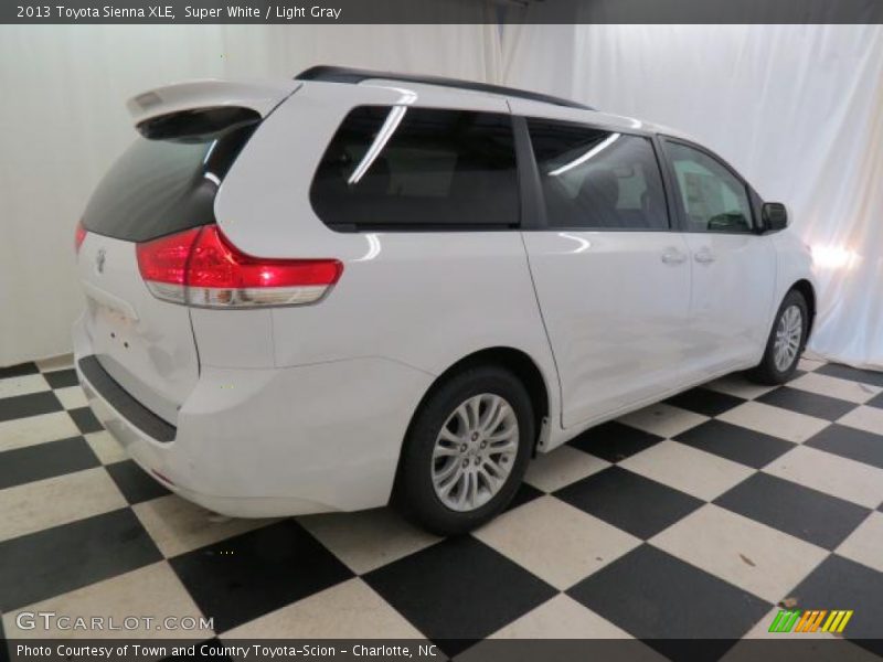 Super White / Light Gray 2013 Toyota Sienna XLE