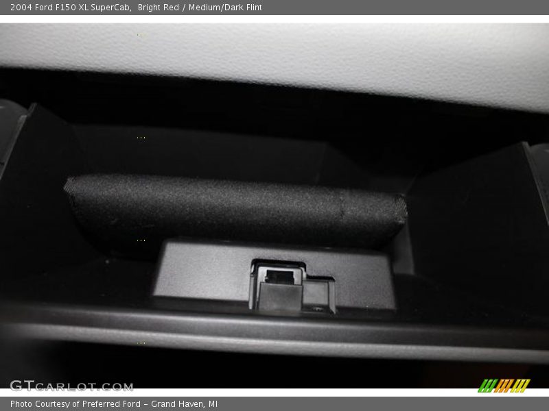 Bright Red / Medium/Dark Flint 2004 Ford F150 XL SuperCab