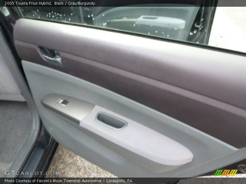 Black / Gray/Burgundy 2005 Toyota Prius Hybrid
