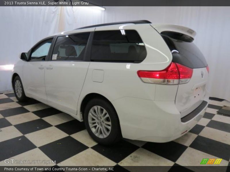 Super White / Light Gray 2013 Toyota Sienna XLE