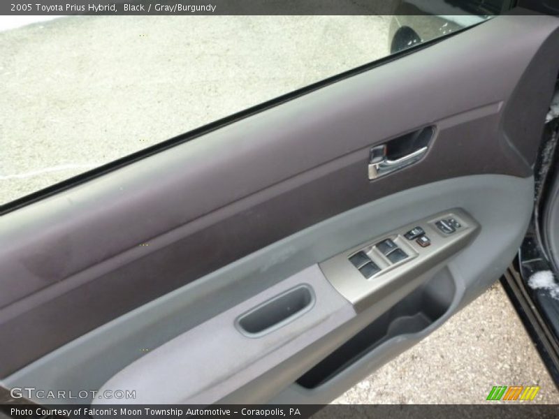 Black / Gray/Burgundy 2005 Toyota Prius Hybrid