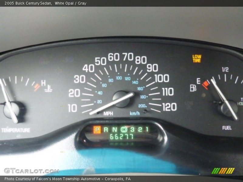 White Opal / Gray 2005 Buick Century Sedan