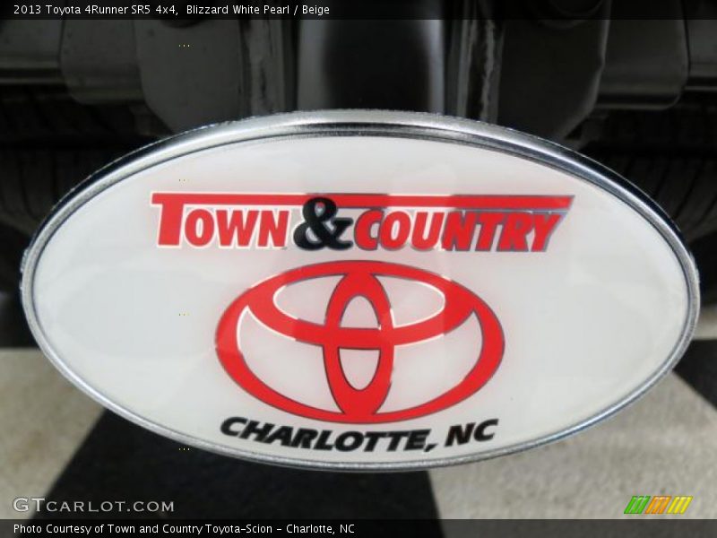 Blizzard White Pearl / Beige 2013 Toyota 4Runner SR5 4x4