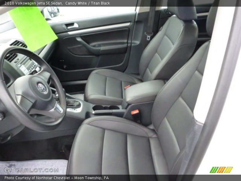 Candy White / Titan Black 2010 Volkswagen Jetta SE Sedan