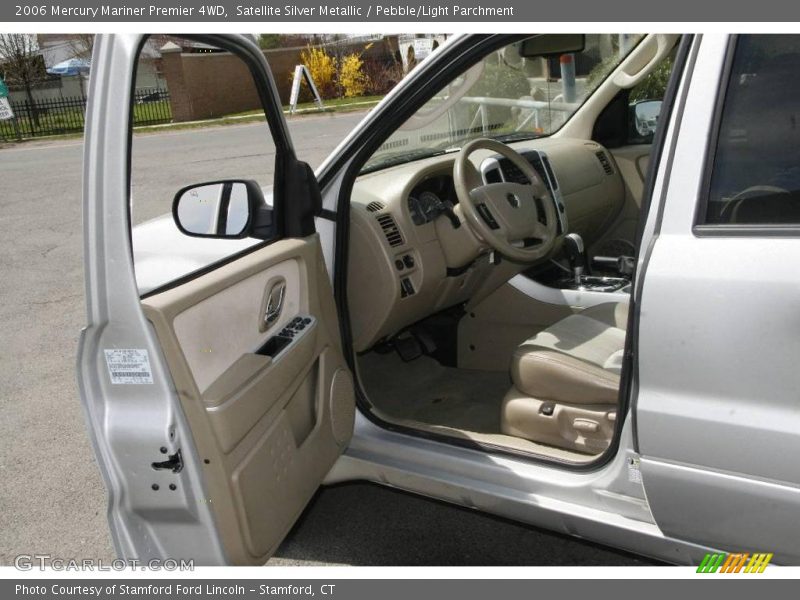 Satellite Silver Metallic / Pebble/Light Parchment 2006 Mercury Mariner Premier 4WD