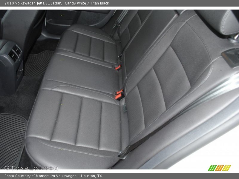 Candy White / Titan Black 2010 Volkswagen Jetta SE Sedan