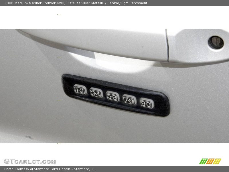 Satellite Silver Metallic / Pebble/Light Parchment 2006 Mercury Mariner Premier 4WD