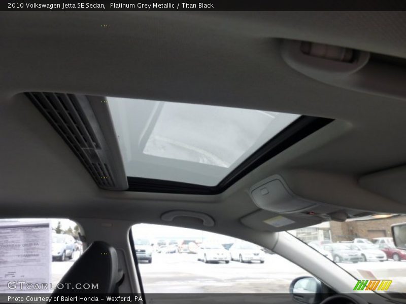 Platinum Grey Metallic / Titan Black 2010 Volkswagen Jetta SE Sedan