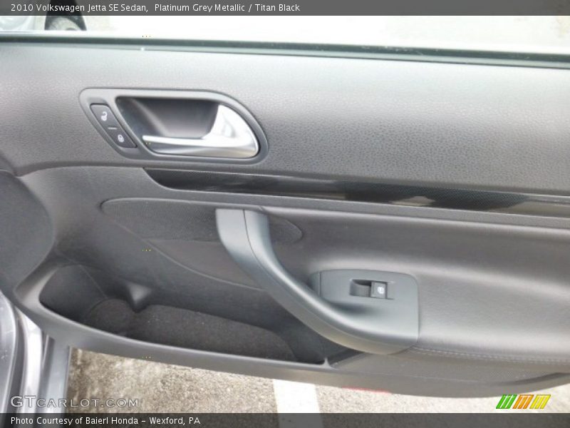Platinum Grey Metallic / Titan Black 2010 Volkswagen Jetta SE Sedan