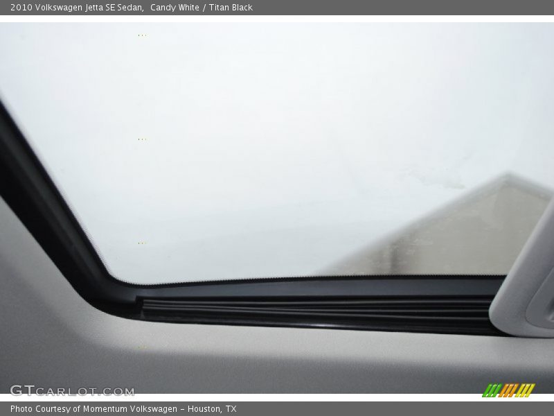 Candy White / Titan Black 2010 Volkswagen Jetta SE Sedan