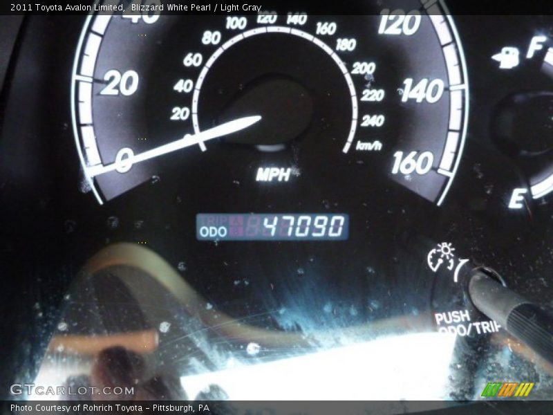 Blizzard White Pearl / Light Gray 2011 Toyota Avalon Limited