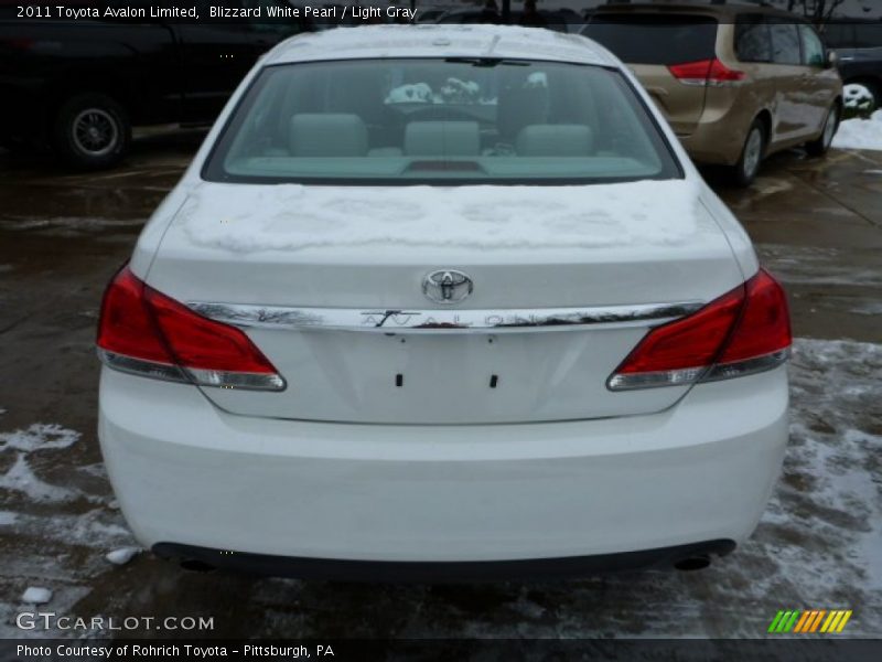 Blizzard White Pearl / Light Gray 2011 Toyota Avalon Limited