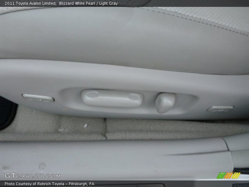 Blizzard White Pearl / Light Gray 2011 Toyota Avalon Limited