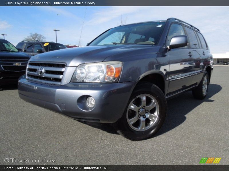 Bluestone Metallic / Ivory 2005 Toyota Highlander V6