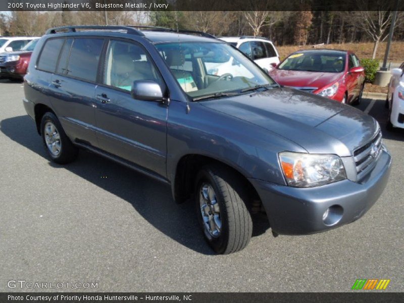 Bluestone Metallic / Ivory 2005 Toyota Highlander V6