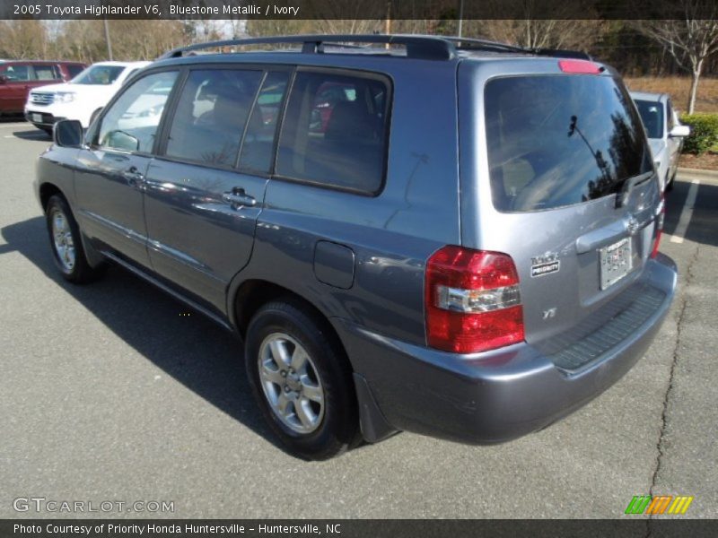 Bluestone Metallic / Ivory 2005 Toyota Highlander V6