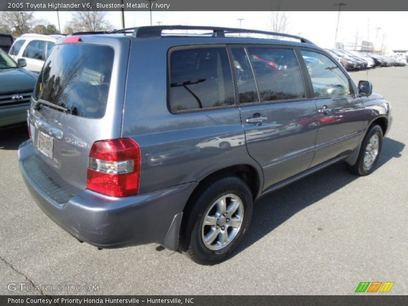 Bluestone Metallic / Ivory 2005 Toyota Highlander V6