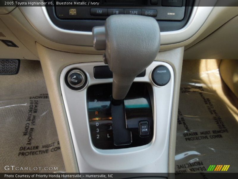Bluestone Metallic / Ivory 2005 Toyota Highlander V6