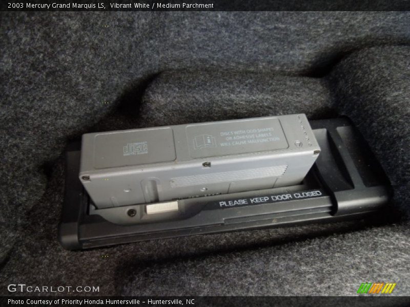Vibrant White / Medium Parchment 2003 Mercury Grand Marquis LS