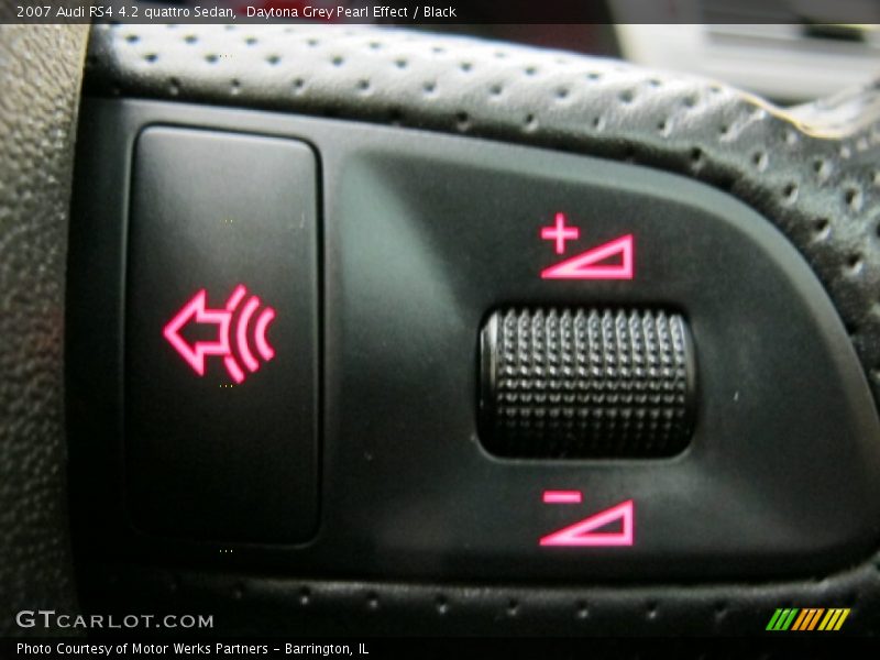Controls of 2007 RS4 4.2 quattro Sedan