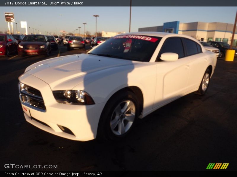 Bright White / Black 2012 Dodge Charger SE