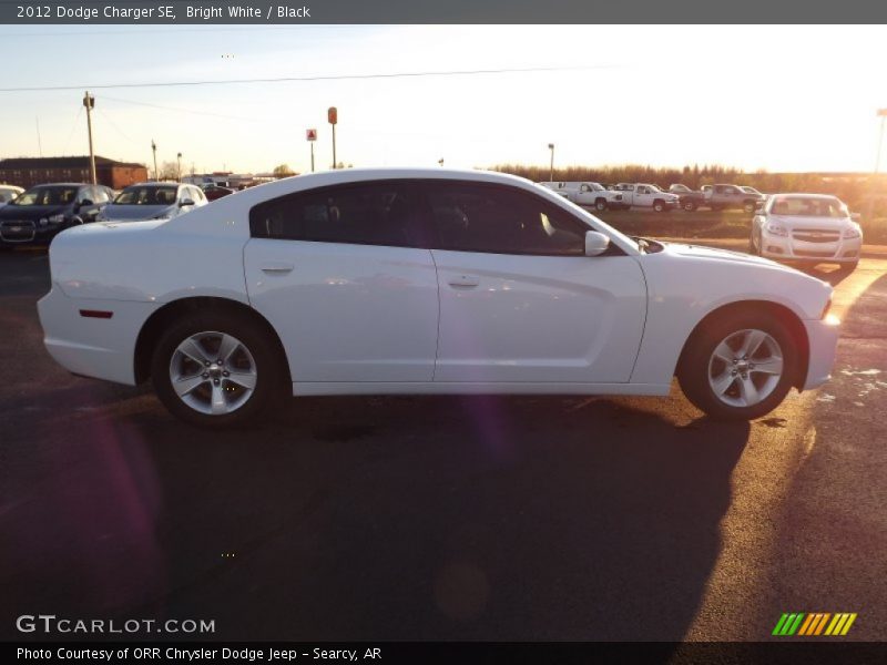 Bright White / Black 2012 Dodge Charger SE