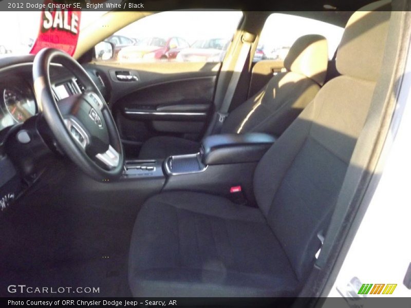 Bright White / Black 2012 Dodge Charger SE