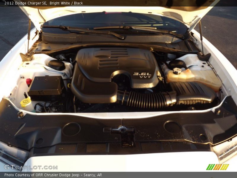 Bright White / Black 2012 Dodge Charger SE