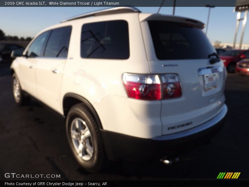 White Diamond Tricoat / Light Titanium 2009 GMC Acadia SLT