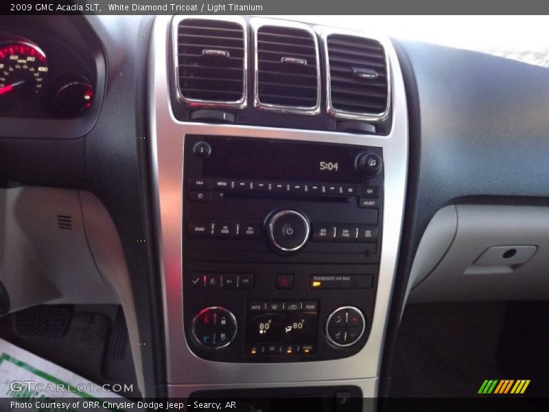 White Diamond Tricoat / Light Titanium 2009 GMC Acadia SLT